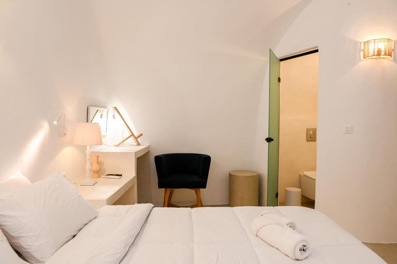 Three Bells Suites 菲罗斯特法尼 外观 照片